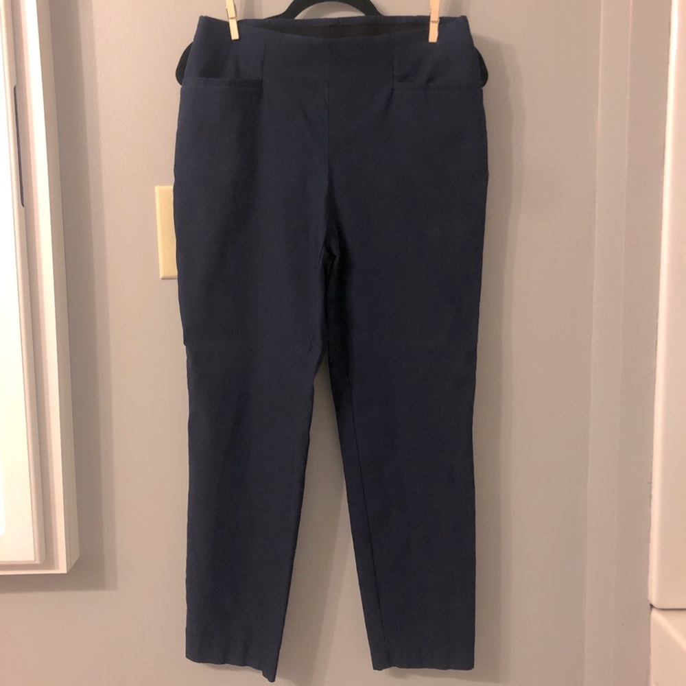 Chicos Size 1 Ankle Perfect Stretch Pants